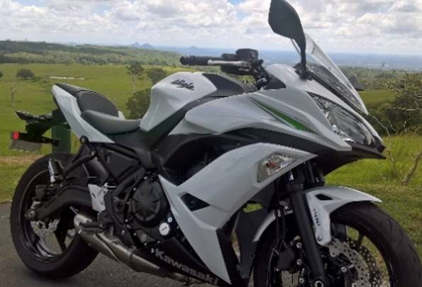 2017 Kawasaki Ninja 650 LAMS hire motorcycle
